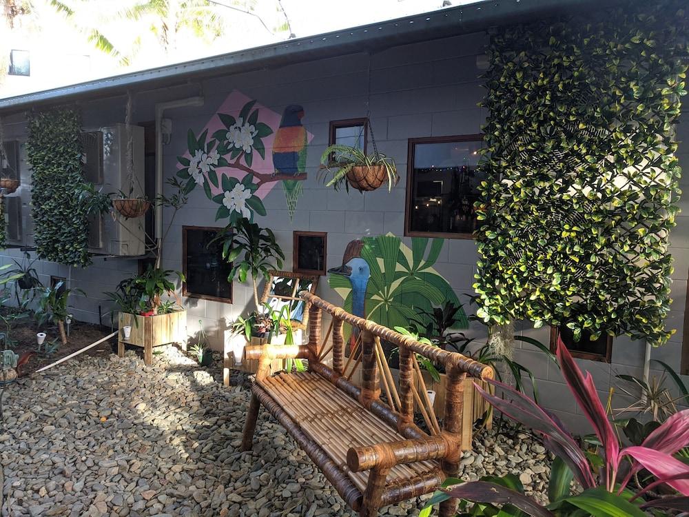 ซัมเมอร์ เฮาส์ แบ็กแพกเกอร์ แคร์น Hostel แคนส์ ภายนอก รูปภาพ