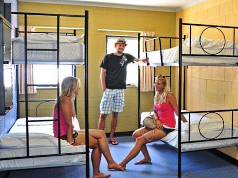 ซัมเมอร์ เฮาส์ แบ็กแพกเกอร์ แคร์น Hostel แคนส์ ภายนอก รูปภาพ
