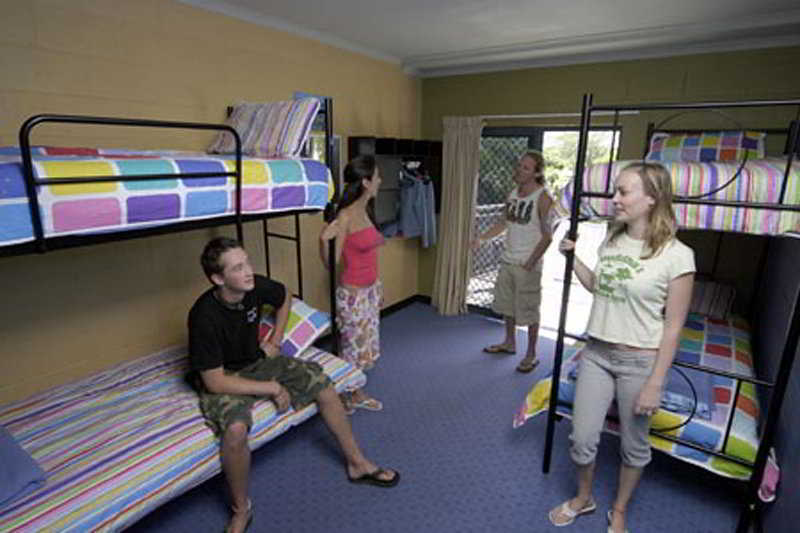 ซัมเมอร์ เฮาส์ แบ็กแพกเกอร์ แคร์น Hostel แคนส์ ภายนอก รูปภาพ