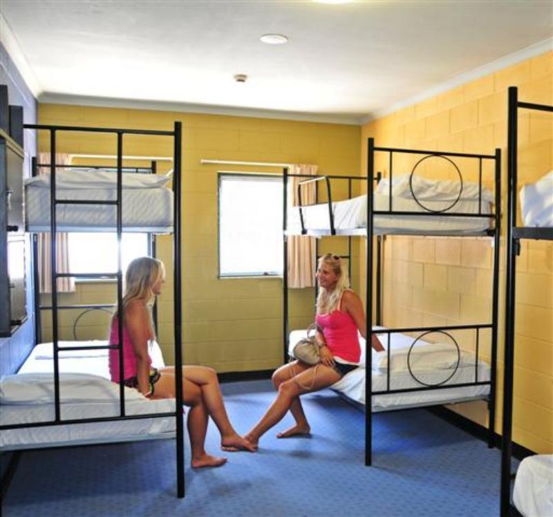 ซัมเมอร์ เฮาส์ แบ็กแพกเกอร์ แคร์น Hostel แคนส์ ภายนอก รูปภาพ